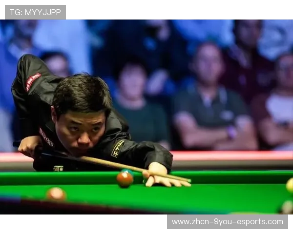 丁俊晖练习破局打法,角度判断更精准